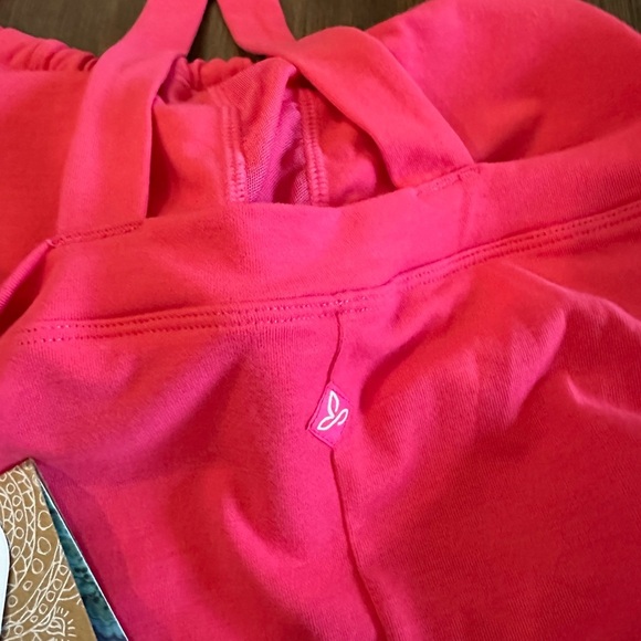 NWT Prana Quinn dress bright pink size medium activewear padded dress W3QUIN110 - Picture 9 of 10